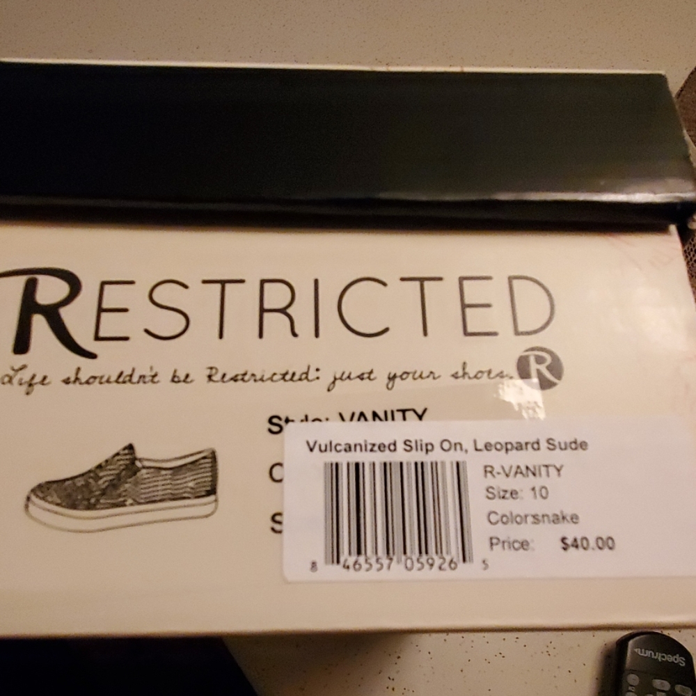 Restricted loafers - Picture 3 of 3